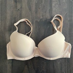 PINK Victoria’s Secret beige bra